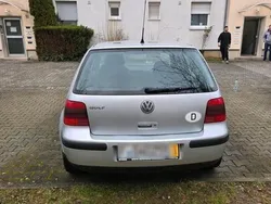 Grau Gebraucht 2002 VW Golf IV Kleinwagen | 1.700 € (Fairer Preis)