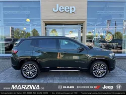 Techno green metallic Neu 2025 Jeep Compass Summit SUV | 36.490 € (Guter Preis)