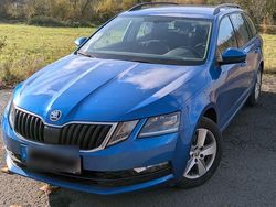 Blau Gebraucht 2020 Skoda Octavia Tour Kombi | 15.500 € (Guter Preis)