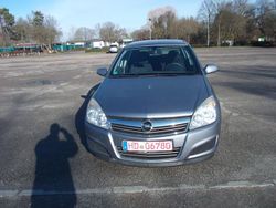 Grau Gebraucht 2009 Opel Astra Edition Limousine | 3.500 € (Fairer Preis)