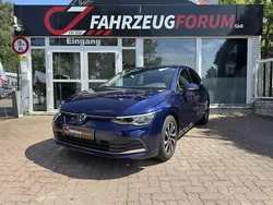 Blau Gebraucht 2022 VW Golf VIII Active Limousine | 21.490 € (Guter Preis)