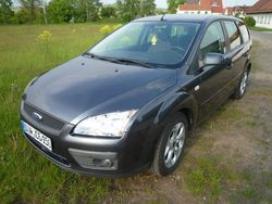 Grau metallic Gebraucht 2007 Ford Focus Kombi | 6.900 €