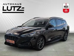 Schwarz Gebraucht 2021 Ford Focus ST-Line Limousine | 20.930 € (Fairer Preis)
