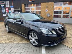 Designoplatinschwarz 046 Gebraucht 2011 Mercedes E350 AMG line Kombi | 19.990 €
