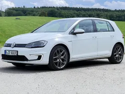 Weiß Gebraucht 2017 VW e-Golf Kleinwagen | 10.300 € (Guter Preis)