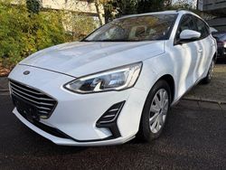 Weiß Gebraucht 2019 Ford Focus Trend Limousine | 6.900 € (Guter Preis)