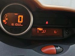 Orange Gebraucht 2007 Renault Twingo Kleinwagen | 1.900 €