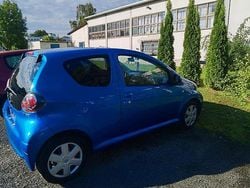 Blau Gebraucht 2011 Toyota Aygo Kleinwagen | 2.100 € (Guter Preis)