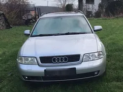 Silber Gebraucht 2001 Audi A4 Kombi | 900 € (Guter Preis)