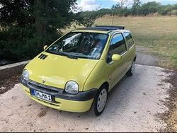 Gelb Gebraucht 2002 Renault Twingo Kleinwagen | 2.500 €