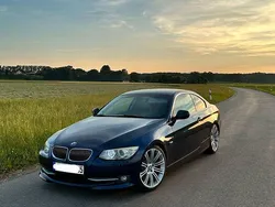 Blau Gebraucht 2010 BMW 330 Performance Coupé | 15.590 € (Fairer Preis)