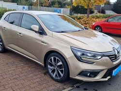 Gold Gebraucht 2017 Renault Mégane IV Bose Edition Limousine | 9.200 € (Guter Preis)