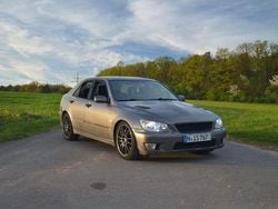 Grau Gebraucht 2002 Lexus IS300 Limousine | 7.200 €