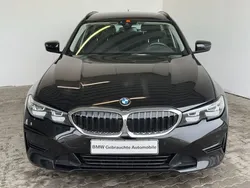Schwarz Gebraucht 2022 BMW 320 Advantage Kombi | 26.789 € (Guter Preis)