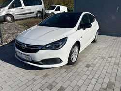 Weiß Gebraucht 2018 Opel Astra Dynamic Limousine | 10.950 € (Fairer Preis)