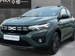 Grau Gebraucht 2024 Dacia Sandero Expression Kleinwagen | 18.390 € (Fairer Preis)
