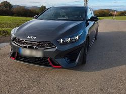 Grau Gebraucht 2022 Kia ProCeed Kleinwagen | 18.000 € (Guter Preis)