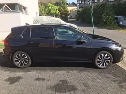 Schwarz Gebraucht 2023 VW Golf VIII Active Limousine | 22.000 € (Guter Preis)