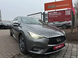 Infiniti Q30