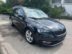 Schwarz Gebraucht 2013 Skoda Octavia Elegance Kombi | 9.600 € (Fairer Preis)