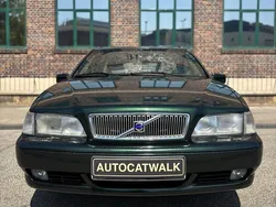 Grün Gebraucht 2000 Volvo V70 Kombi | 8.950 €