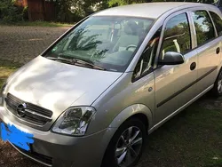 Grau Gebraucht 2004 Opel Meriva Van / Kleinbus | 1.800 €