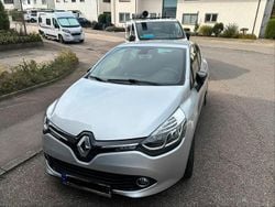 Silber Gebraucht 2015 Renault Clio IV LIMITED Kleinwagen | 7.000 € (Fairer Preis)