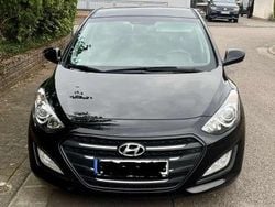 Schwarz Gebraucht 2015 Hyundai i30 Classic Kleinwagen | 7.500 € (Guter Preis)