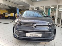 Grau Neu 2025 VW Tiguan Life SUV | 49.990 € (Teuer)