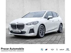 Weiß Gebraucht 2023 BMW 218 Active Tourer M Sport Van / Kleinbus | 29.995 €