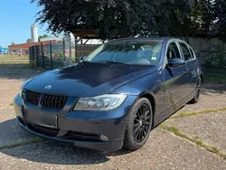 Blau Gebraucht 2005 BMW 320 Sport Line Limousine | 4.800 € (Etwas zu teuer)