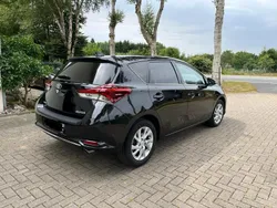 Schwarz Gebraucht 2016 Toyota Auris Edition Limousine | 9.900 € (Fairer Preis)