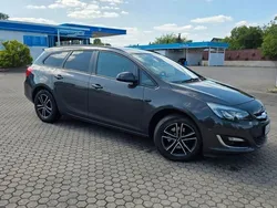 Grau Gebraucht 2013 Opel Astra Edition Kombi | 4.900 € (Fairer Preis)
