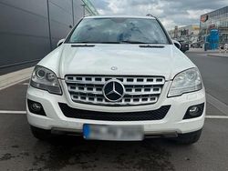Weiß Gebraucht 2009 Mercedes ML320 SUV | 7.000 €