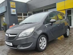 Platinium grau Gebraucht 2016 Opel Meriva Edition Van / Kleinbus | 6.990 € (Fairer Preis)