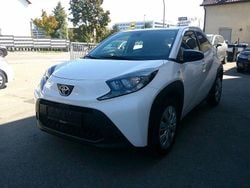 Weiß Gebraucht 2024 Toyota Aygo Business Edition Kleinwagen | 14.740 € (Guter Preis)