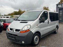Grau Gebraucht 2003 Renault Trafic Van | 6.900 € (Fairer Preis)