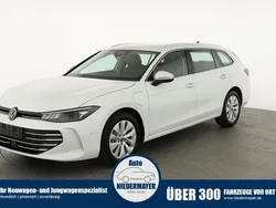 Silber Neu 2025 VW Passat Business Kombi | 42.995 € (Superpreis)