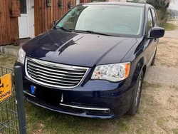 Blau Gebraucht 2015 Chrysler Town & Country Van / Kleinbus | 9.500 €