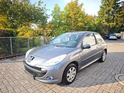 Schwarz Gebraucht 2009 Peugeot 206+ Basis Kleinwagen | 1.990 € (Fairer Preis)