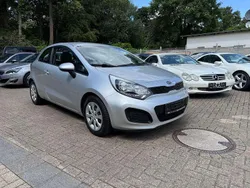 Bright silver Gebraucht 2012 Kia Rio Kleinwagen | 4.690 € (Fairer Preis)