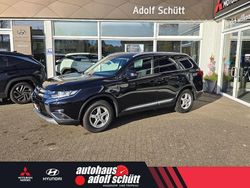 Pantherschwarz Gebraucht 2016 Mitsubishi Outlander SUV | 12.490 € (Fairer Preis)
