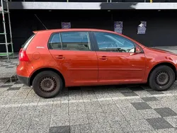 Rot Gebraucht 2005 VW Golf IV Kleinwagen | 3.000 € (Etwas zu teuer)