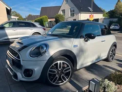 Weiß Gebraucht 2020 Mini Cooper S Kleinwagen | 22.900 € (Teuer)