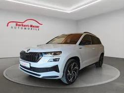 Weiss Gebraucht 2023 Skoda Karoq SportLine SUV | 31.985 € (Fairer Preis)