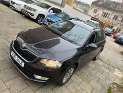 Schwarz Gebraucht 2013 Skoda Octavia Kombi | 4.888 € (Fairer Preis)