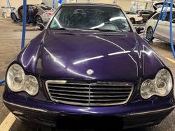Violet Gebraucht 2002 Mercedes C220 Avantgarde Limousine | 3.950 € (Etwas zu teuer)