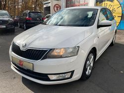 Weiß Gebraucht 2014 Skoda Rapid Ambition Limousine | 4.390 € (Fairer Preis)