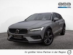 Vapour grey Gebraucht 2024 Volvo V60 CC Ultimate Kombi | 48.490 € (Etwas zu teuer)
