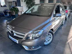 Grau Gebraucht 2012 Mercedes B200 Van / Kleinbus | 14.990 € (Fairer Preis)